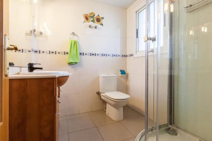 Chalet para 10 personas, con Balcón y Terraza además de Jardín y Piscina en Bajo Llobregat - 3