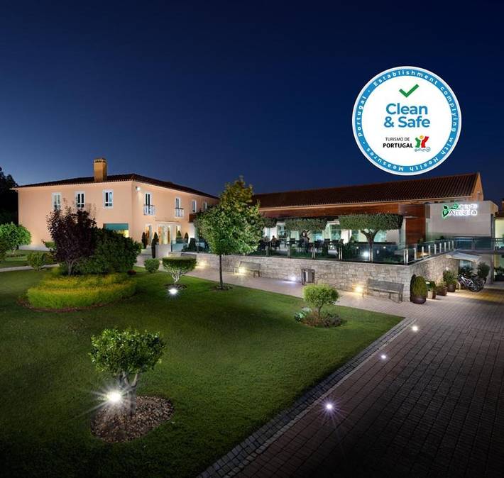 Hotel, com Jacuzzi e Terraço e ainda Jardim and Piscina em Distrito de Santarém