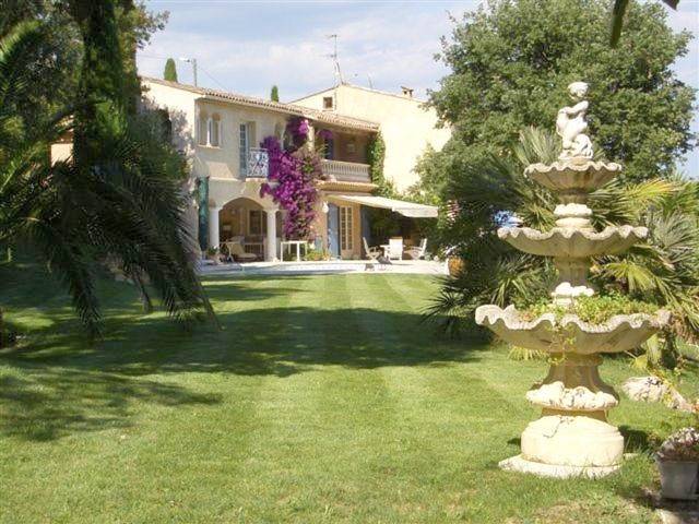 Gîte pour 2 personnes, avec jardin ainsi que piscine et vue, animaux acceptés à Auribeau-sur-Siagne - 2