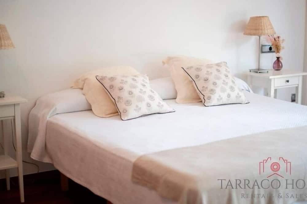 Th100 Villa in Tamarit with sea views in La Móra, Tarragona