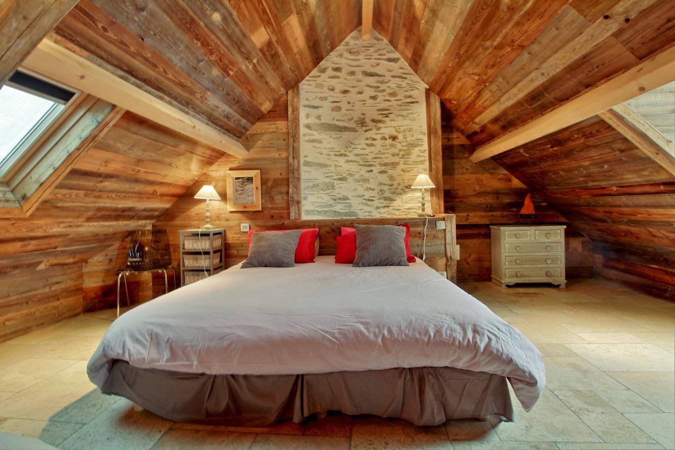 L'Isard Blanc Viscos in Viscos, Parc national des Pyrénées