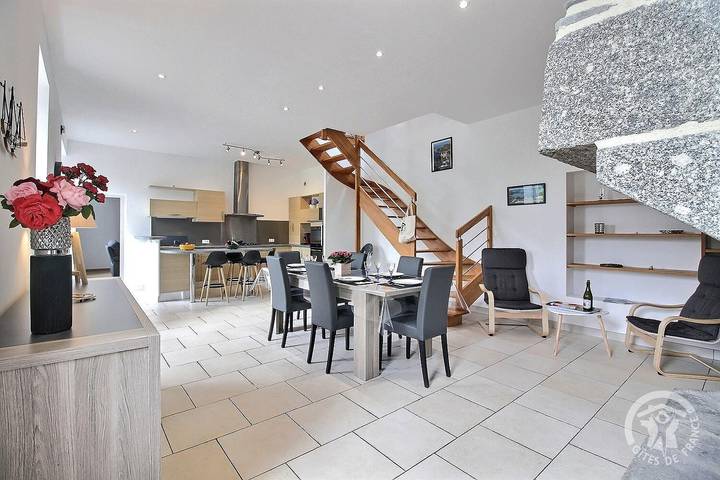 Gîte pour 6 personnes, avec terrasse et jardin dans La Roche-Jaudy - 3