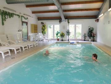 Ferienhaus für 4 Personen, mit Sauna und Garten sowie Pool in Westoverledingen