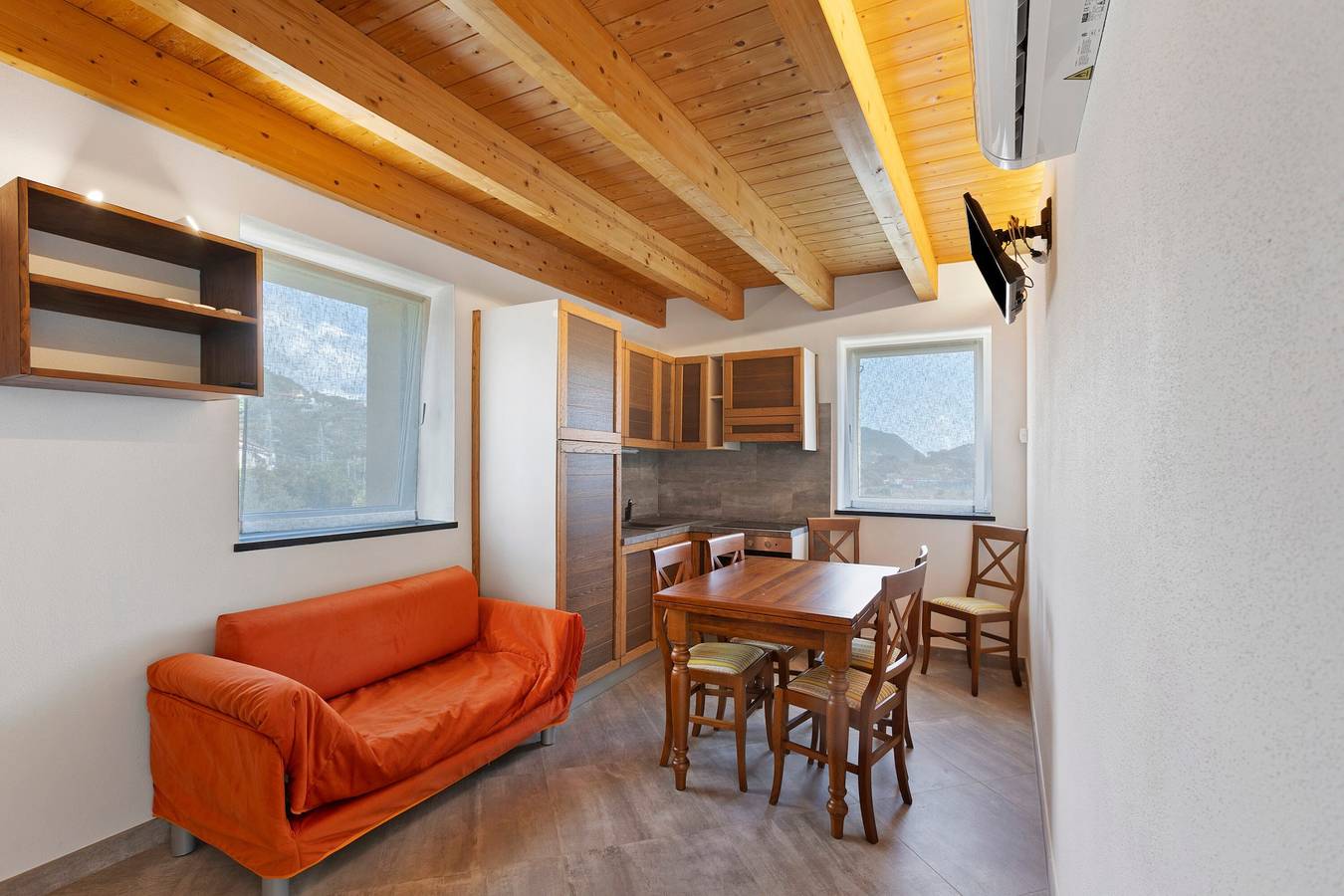 Appartement entier, Appartement 'Angioletta' avec piscine partagée, Wi-Fi et climatisation in Sestri Levante (City), Sestri Levante