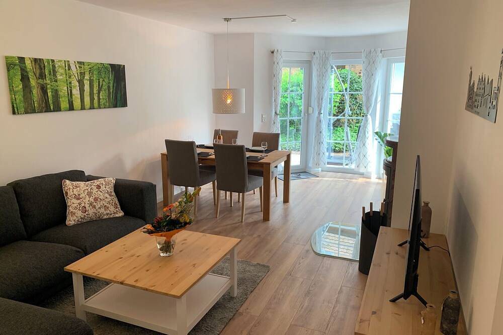 Ganze Wohnung, 4-Sterne Ferienwohnung Dr. Eisenbart, stadtnah mit eigener Terrasse und Garten in Hann. Münden, Werratal