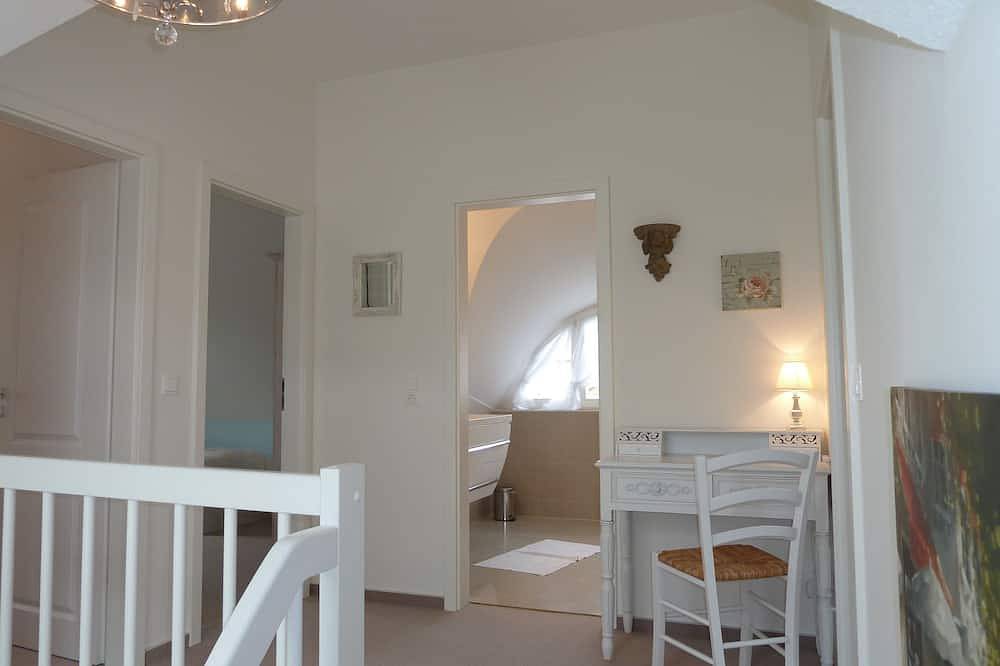 Haus Antje Kliff Königshörn exkl Reetdachhaus am Kurpark, Kliff-/Strandnähe Wlan in Glowe, Rügen