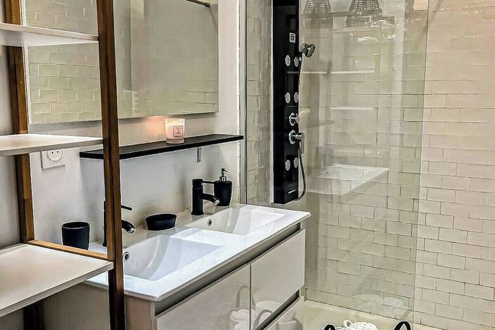 Villa spa rochelaise : Détente avec Jacuzzi et Brasero in La Rochelle, Région de La Rochelle