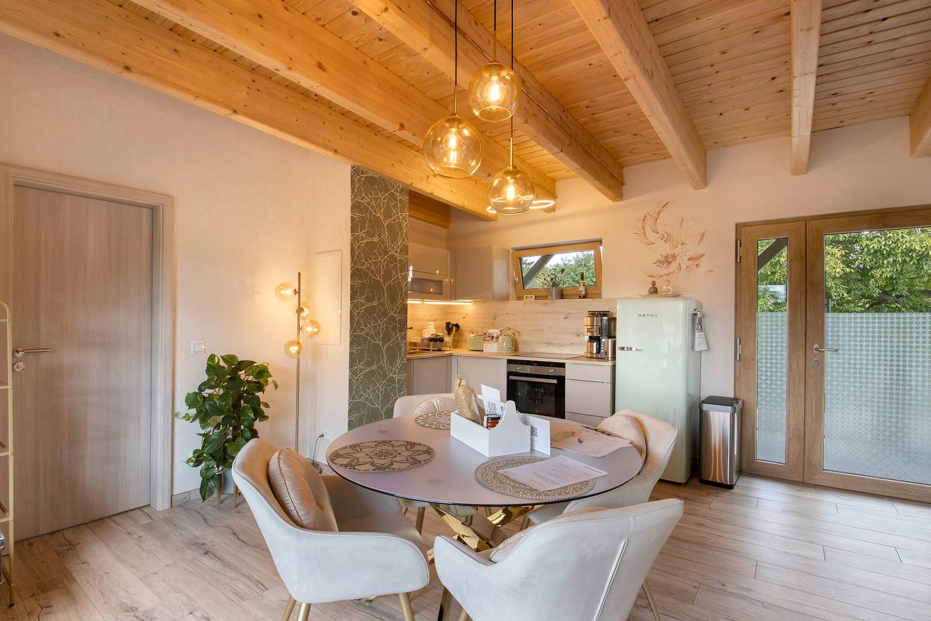 Entire apartment, Your Feel-Good Place Sternenzauber – Perfect for Couples & Families, Spacious Apartment in Großpösna, Neuseenland