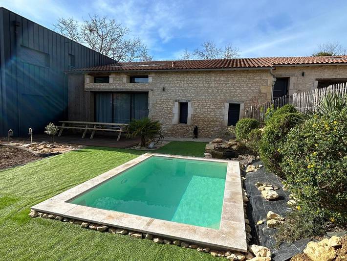 Location de vacances pour 12 personnes, avec jardin et piscine à Chasseneuil-du-Poitou - 3