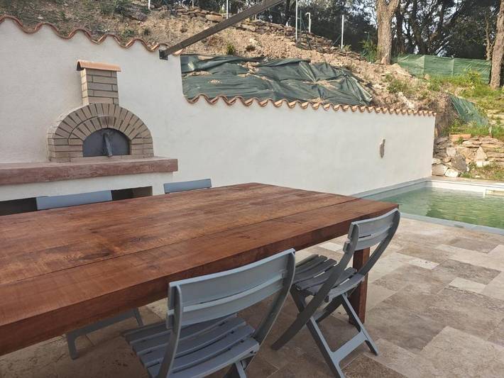 Ferienhaus für 6 Personen, mit Ausblick und Pool sowie Garten, mit Haustier