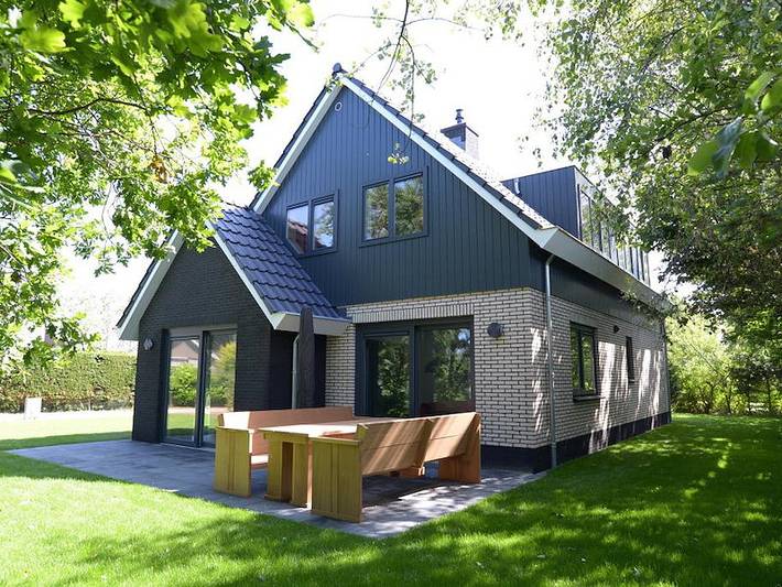 Vakantiehuis voor 8 personen, met Whirlpool en Terras in De Koog