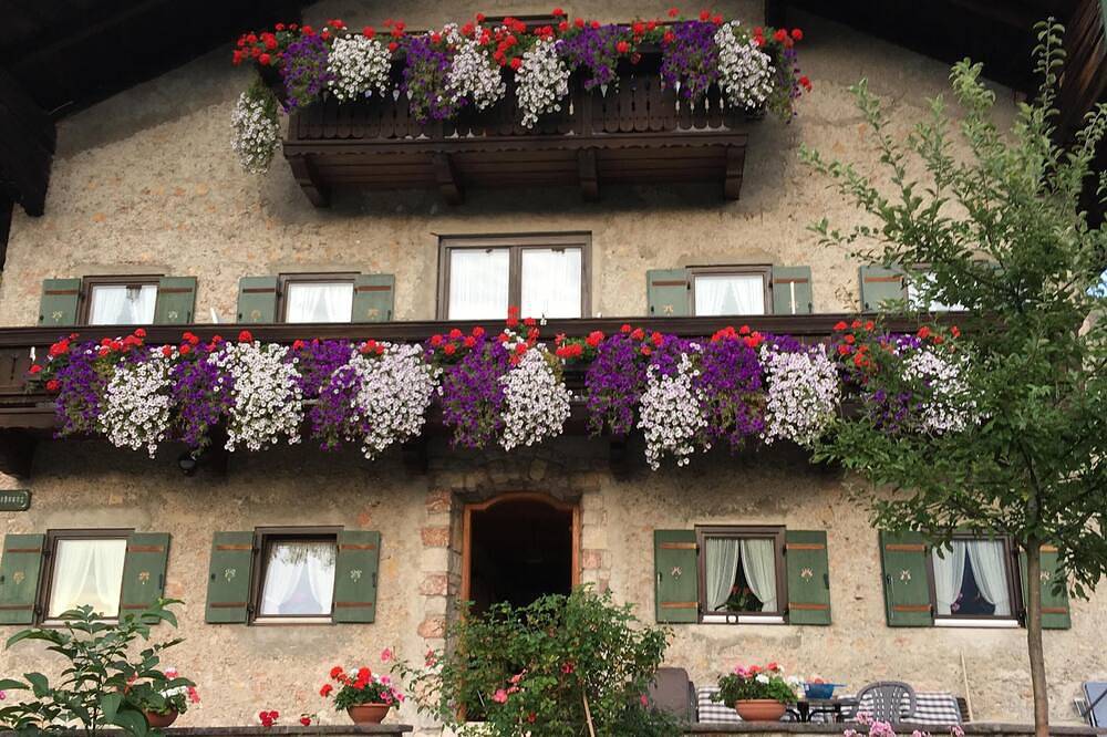 Ganze Wohnung, Ferienwohnung 3, 30 qm, 1-2 Personen, Wohn-Schlafraum, Küche, Badezimmer in Marquartstein, Bayerische Alpen