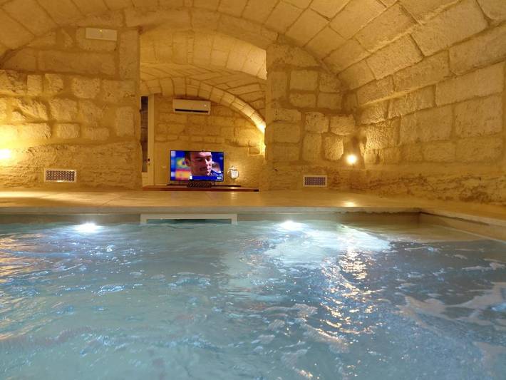 Ferienhaus für 8 Personen, mit Pool und Garten sowie Whirlpool - 1