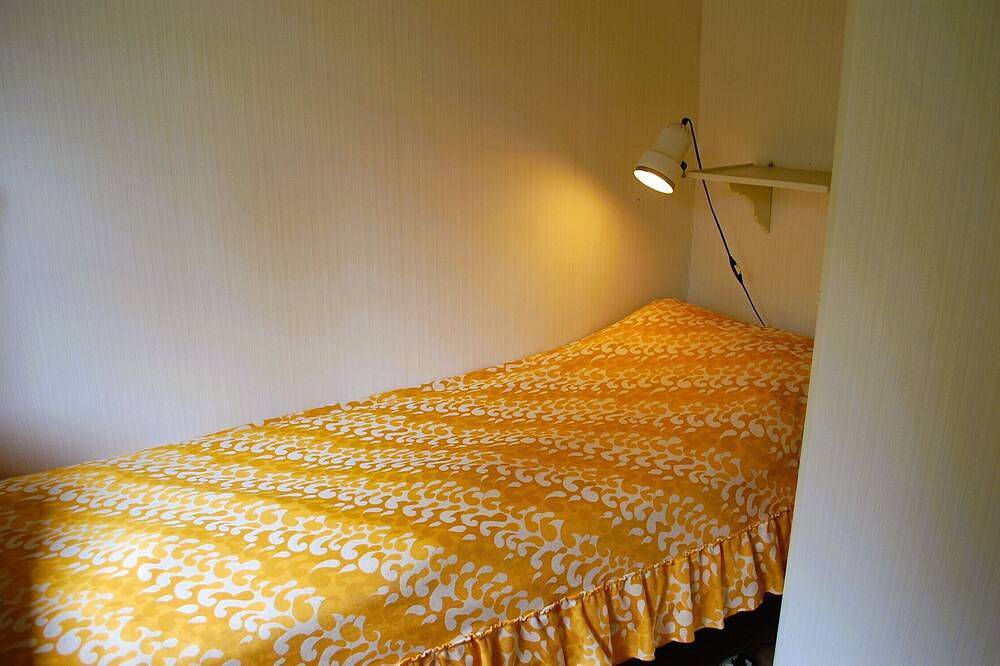 Schönes Ferienhaus auf Seegrundstück mit Boot und Sauna in Ödeshög, Östergötland