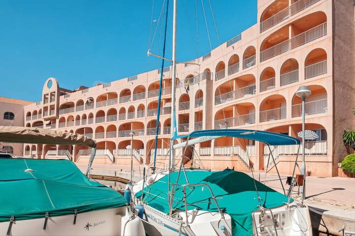 Studio für 4 Personen, mit Terrasse, mit Haustier in Giens