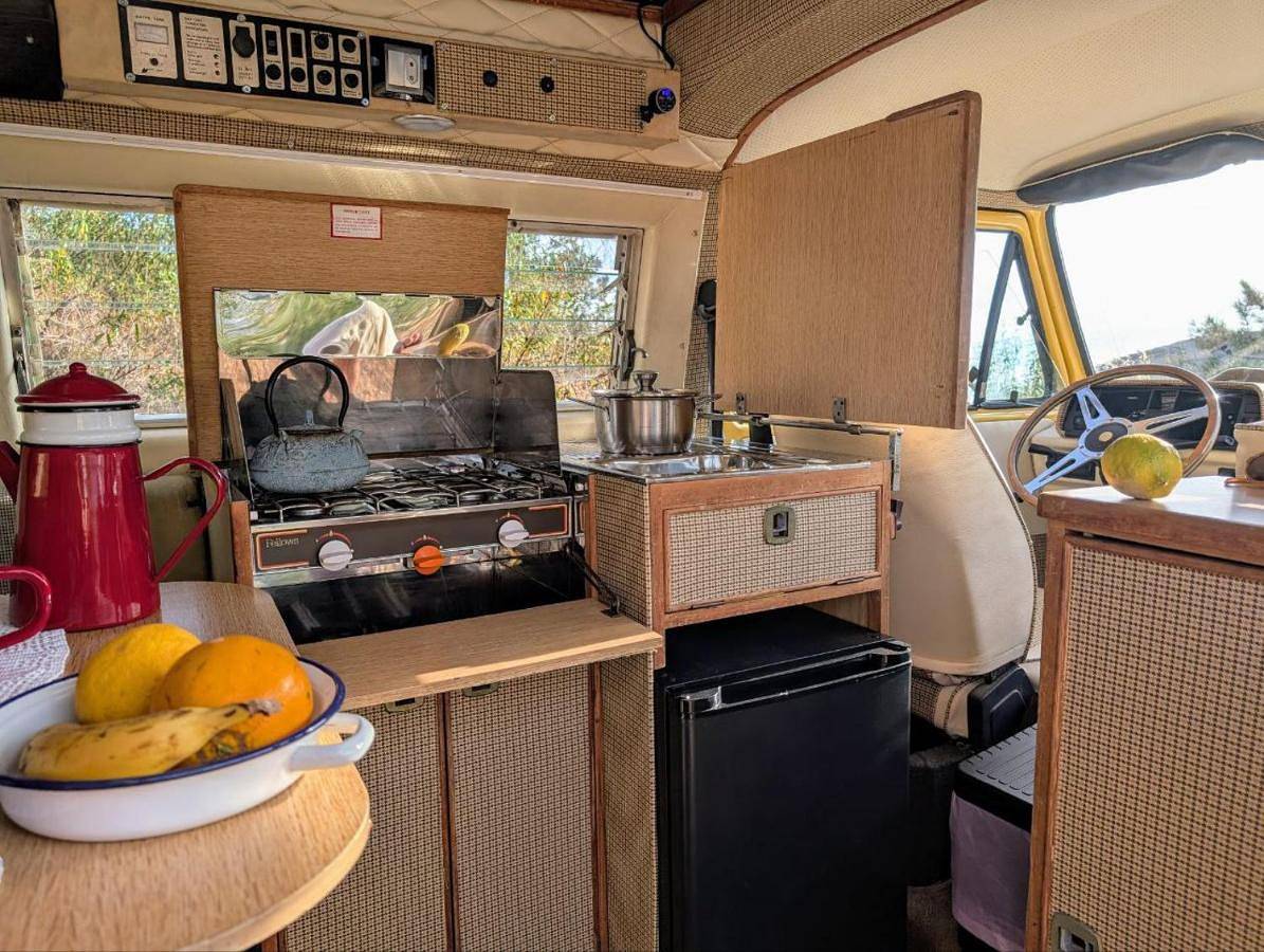 Rent a Blue Classics's Campervan vw t3 amarela - Algarve - Faro - Portugal in Praia da Rocha, Portimão