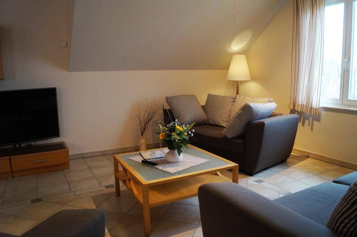 Ganze Ferienwohnung, Luxus-Fewo mit 2 Slz, 2 Bädern und Meerblick in Drei Kaiserbäder, Heringsdorf