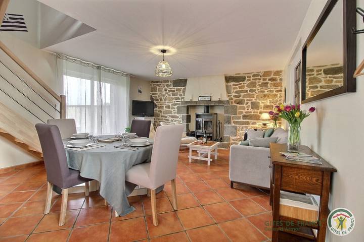 Gîte pour 4 personnes, avec Terrasse ainsi que Jardin et Vue à Plouaret - 2