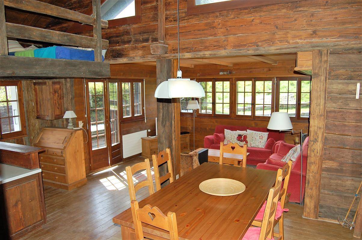 Chalet Mésanges n°11, chalet just a few steps from the cable cars in Chalais (Suiza), Alpes del Valais