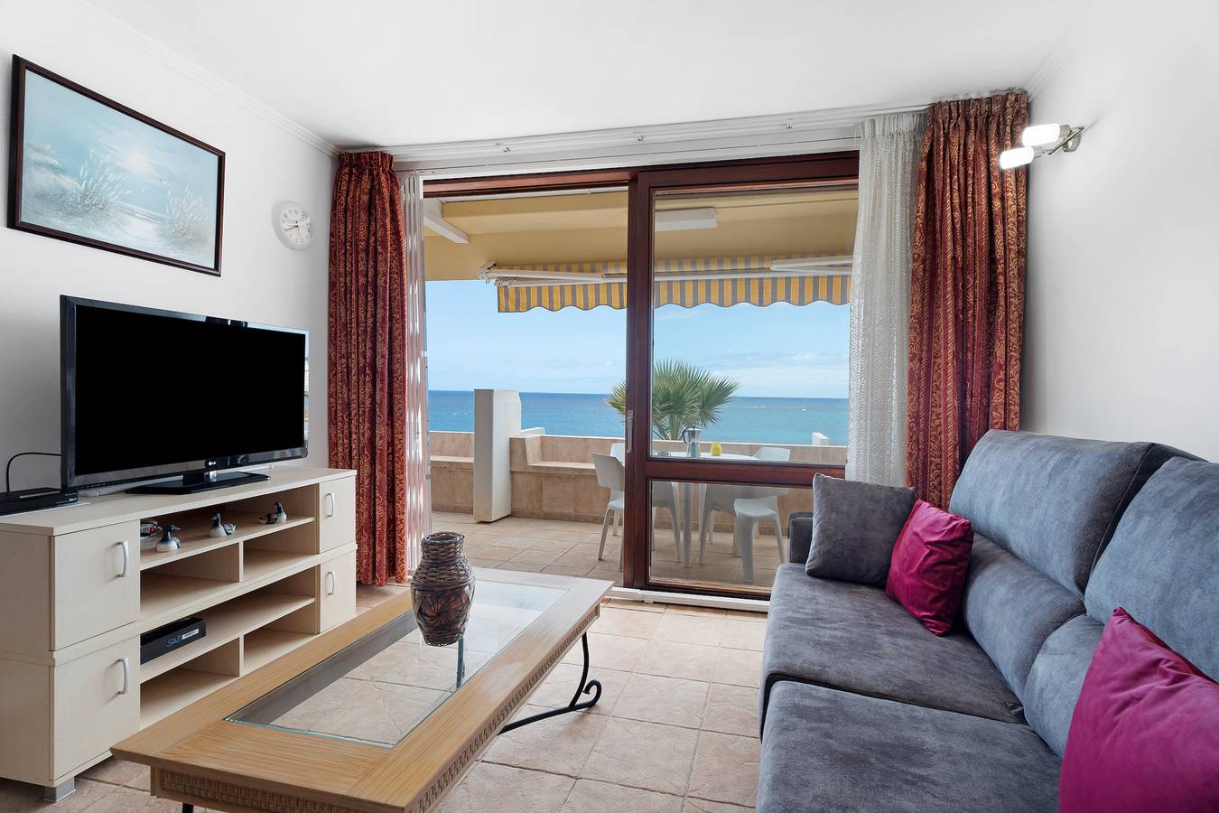 Vacation Home 'Maravilla Over The Ocean' with Sea View, Shared Pool and Wi-Fi in Costa del Silencio, Arona
