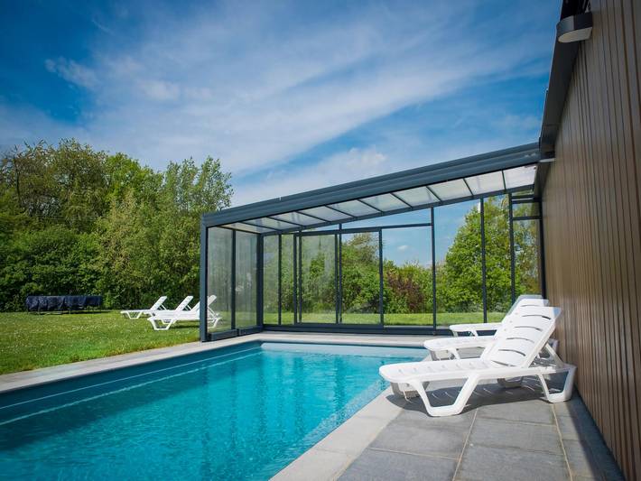 Vakantiehuis voor 18 personen, with Terras and Zwembad as well as Sauna in Durbuy