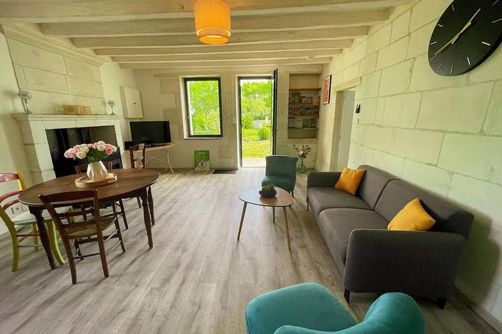 Gîte pour 4 personnes, avec jardin à Bossée