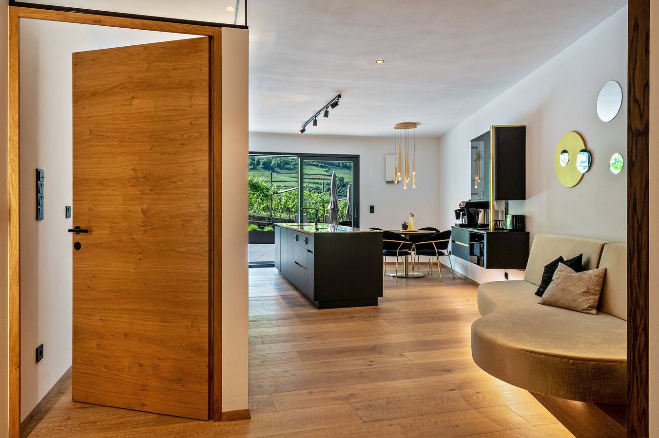 Appartement entier, Appartement "Erbacher - Gabi's Edel Suite" avec vue sur la montagne, piscine partagée et Wi-Fi in Centro-Piani-Rencio, Bolzano