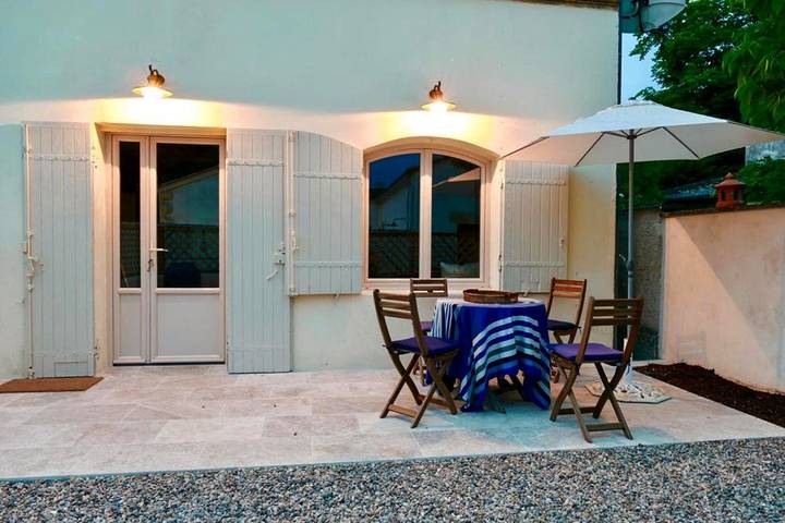 Location de vacances pour 4 personnes, avec piscine et vue, animaux acceptés à Saint-Seurin-de-Prats - 2