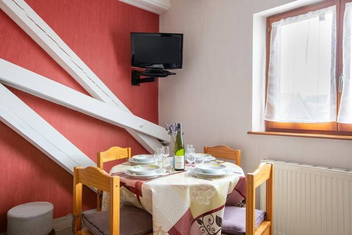 Gîte pour 2 personnes, avec jardin à Pfaffenheim