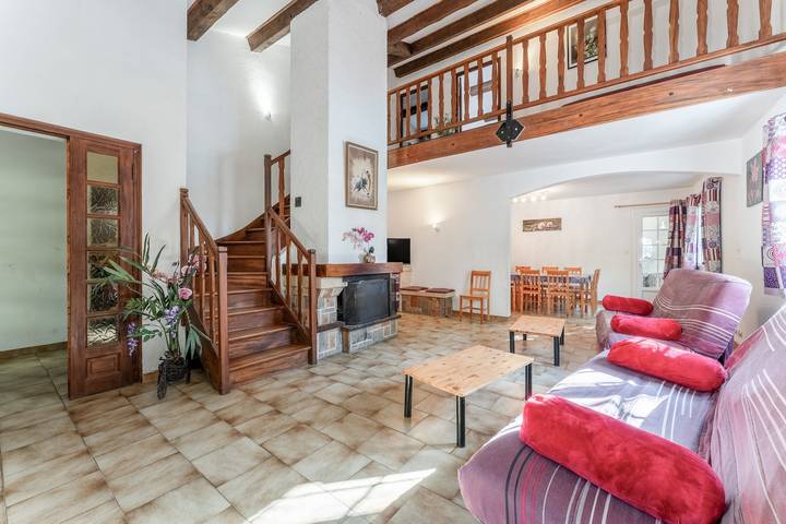 Casa vacanza per 22 persone, con Giardino in Gard