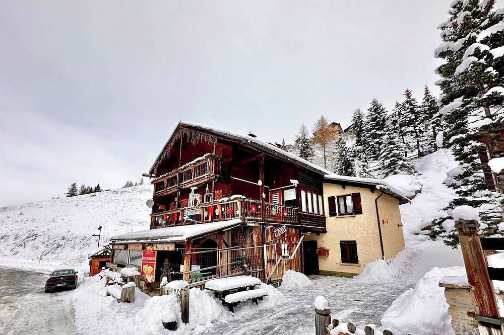 Entire apartment, Casa-La Carotto Appartement pour 6 dans chalet in Saint-Véran, Queyras