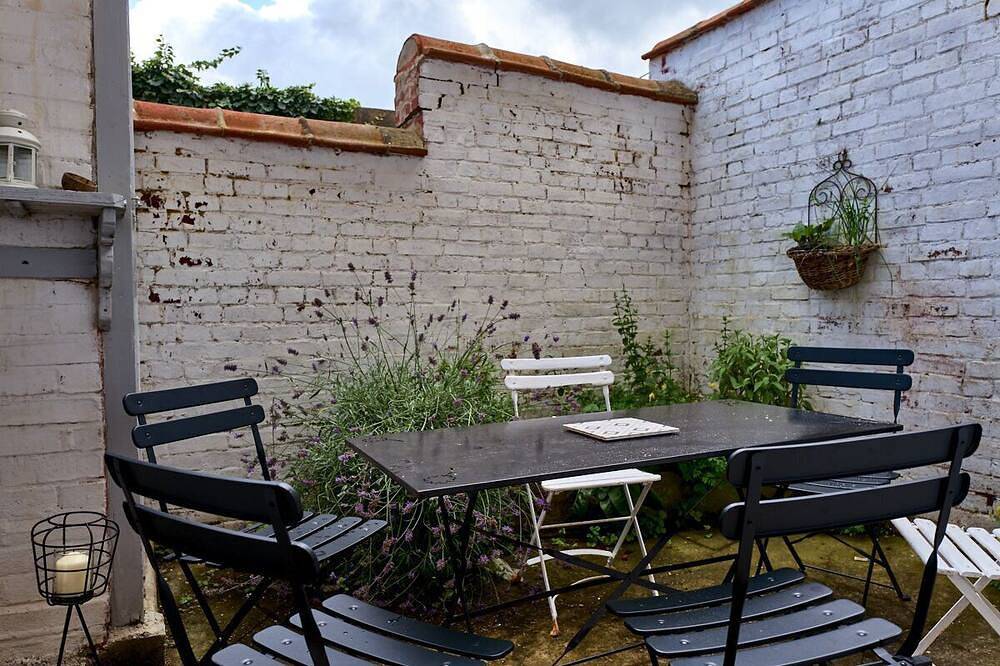 Villa 17, authentic 70 m2 Treport house, 3-minute walk from the port in Le Tréport, Dieppe region