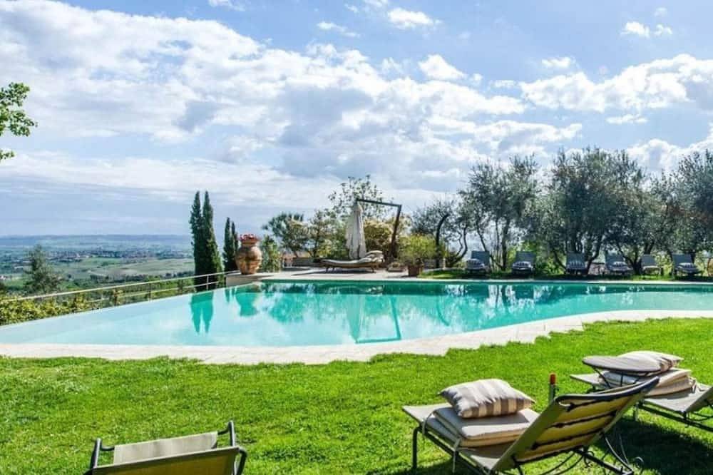 Villa voor 24 Personen in Montepulciano, Chianti