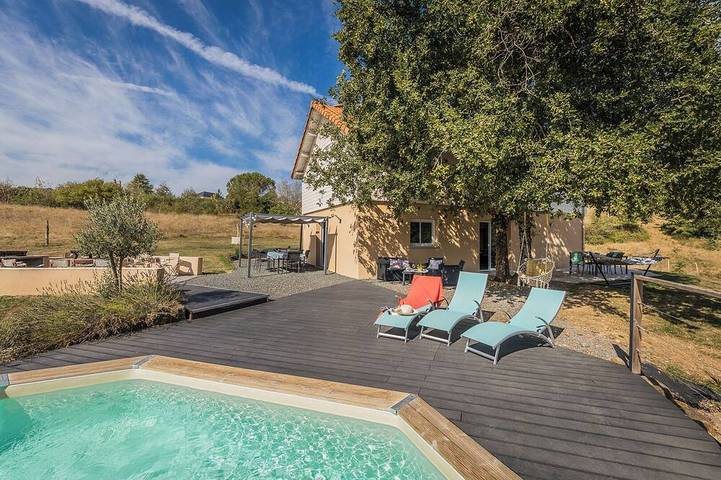 Location de vacances pour 10 personnes, avec jardin et terrasse à Saint-Pantaléon-de-Larche