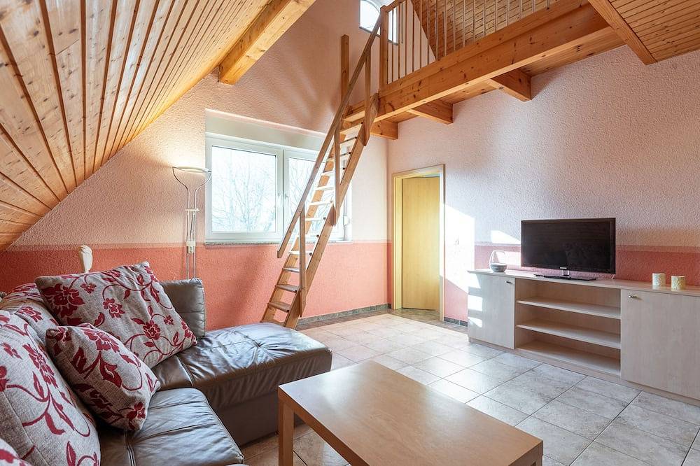 Ganze Wohnung, Ferienwohnung Adlerhorst - Ferienhaus Am Boddenufer in Buschvitz, Bergen auf Rügen und Umgebung