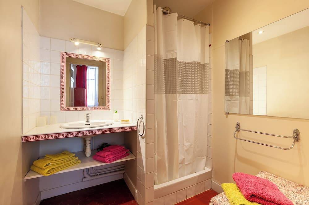 Bed and Breakfast 'Chez Marie' with Wi-Fi in Marseille, Marseille region
