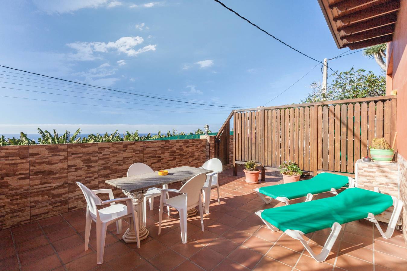 Appartement entier, Appartement de vacances 'Casa Victor - Appartement 2' avec vue mer, piscine et Wi-Fi in La Orotava, Tenerife du Nord