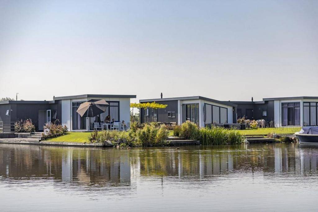 Waterchalet 4 pers in Ijsselmeer
