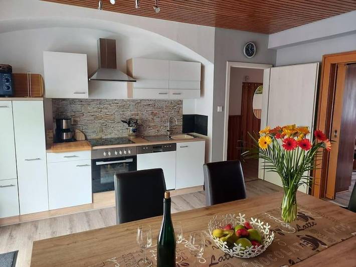 Ferienwohnung für 6 Personen, mit Terrasse in Klotten