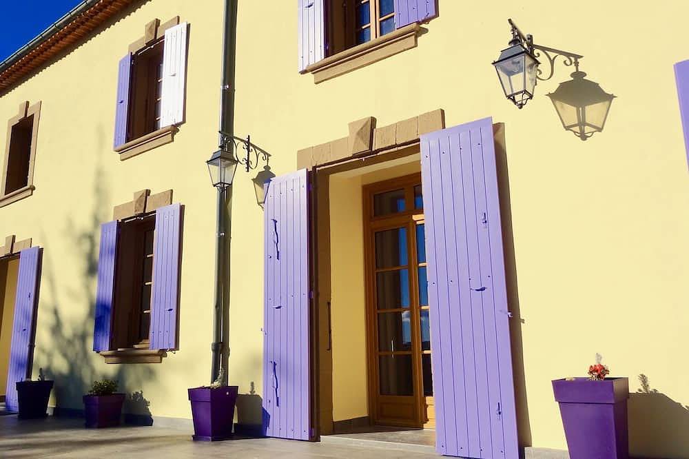 Entire apartment, Relaxing in the Drôme Provençal in Ferrassières, Nyons region
