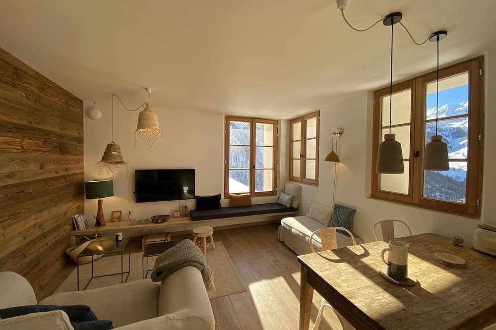Entire apartment, Bobinette - Apartment 2 in Saint-Véran, Queyras