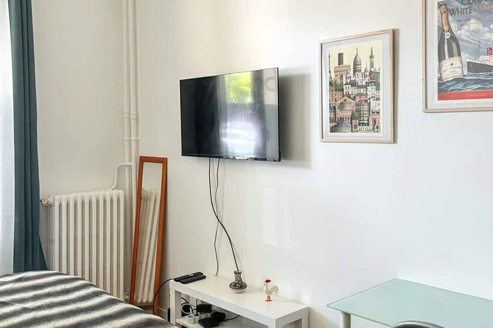 Entire apartment, Homerez - Charming Studio in Montrouge - 20 m² - Internet included in Montrouge, Hauts-de-Seine