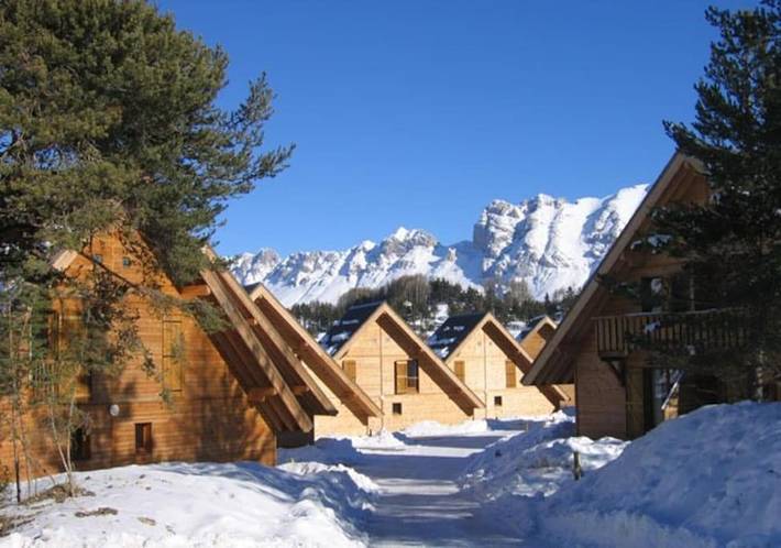 Chalet pour 8 personnes, avec vue et sauna ainsi que piscine et balcon dans La Joue du Loup - 4
