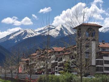 Gîte pour 4 personnes, avec piscine ainsi que jardin et vue dans Bansko