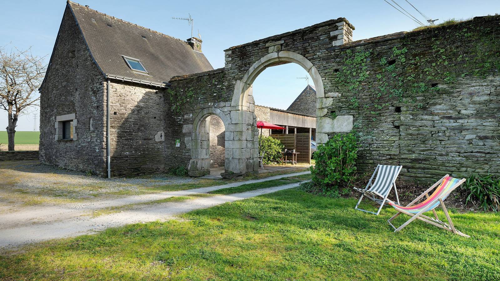 Gîte – Le Buis de Bréhaut: Terrasse, Garten und Wlan in Taupont, Vannes und Umgebung