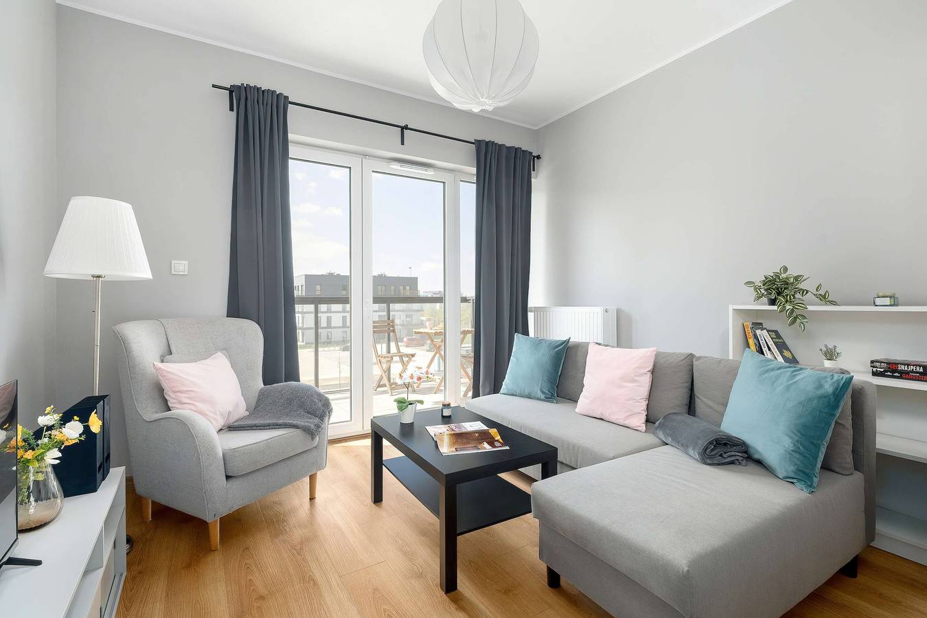 Ganze Wohnung, Bright Apartment | Parking | Balcony | Remote Work in Posen, Großpolen