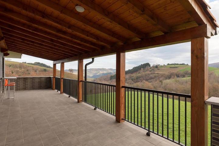 Gîte pour 8 personnes, avec vue et jardin à Aizarnazabal