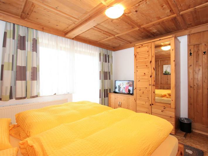 Ferienwohnung für 7 Personen, mit Balkon und Garten sowie Ausblick im Zillertal - 2