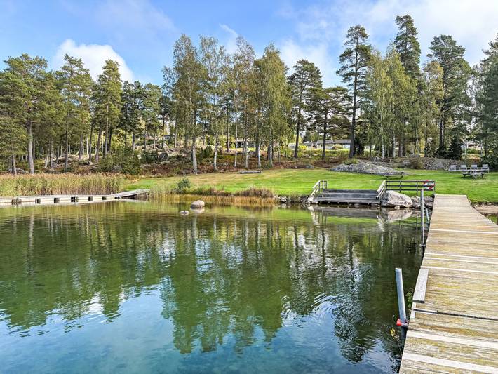 Ferienhaus für 5 Personen, mit Terrasse und Garten sowie Seeblick und Ausblick in Östergötland - 2
