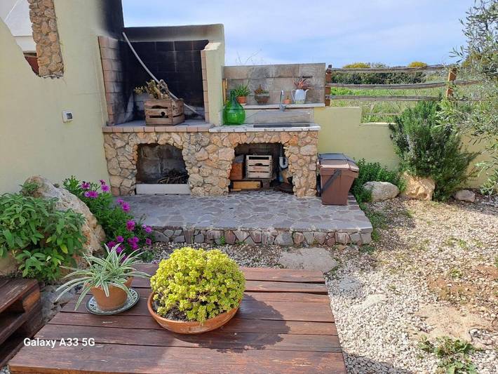 Chambre d’hôte pour 3 personnes, avec Balcon et Terrasse ainsi que Jardin et Vue à Cabras - 3